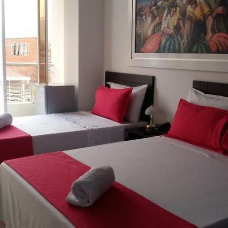 Hotel Giron Plaza Extérieur photo