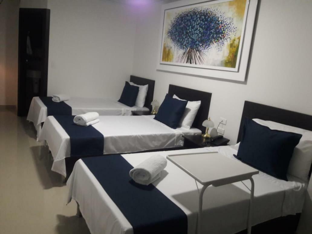 Hotel Giron Plaza Extérieur photo